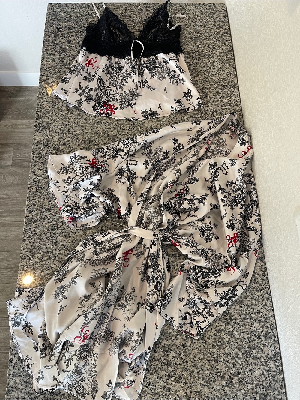 Victoria's Secret Black Lace & Cream Floral Satin Robe Set